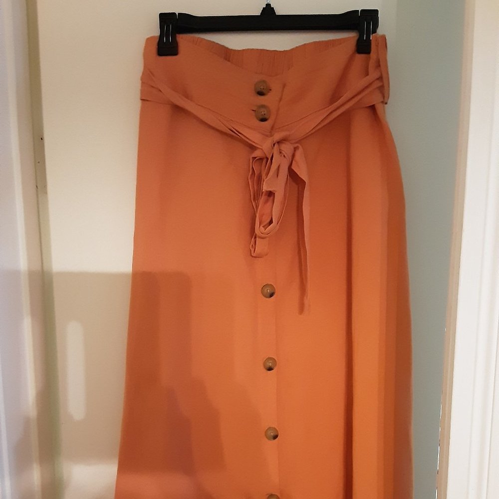 button skirt